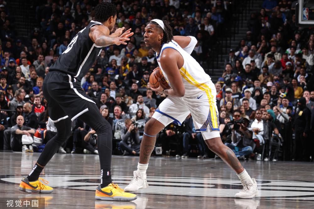 不少球迷和 不少球迷和